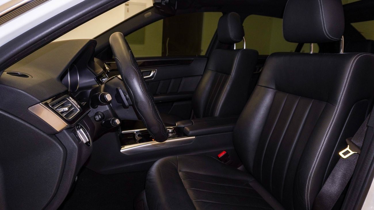 Mercedes-Benz E300 E300