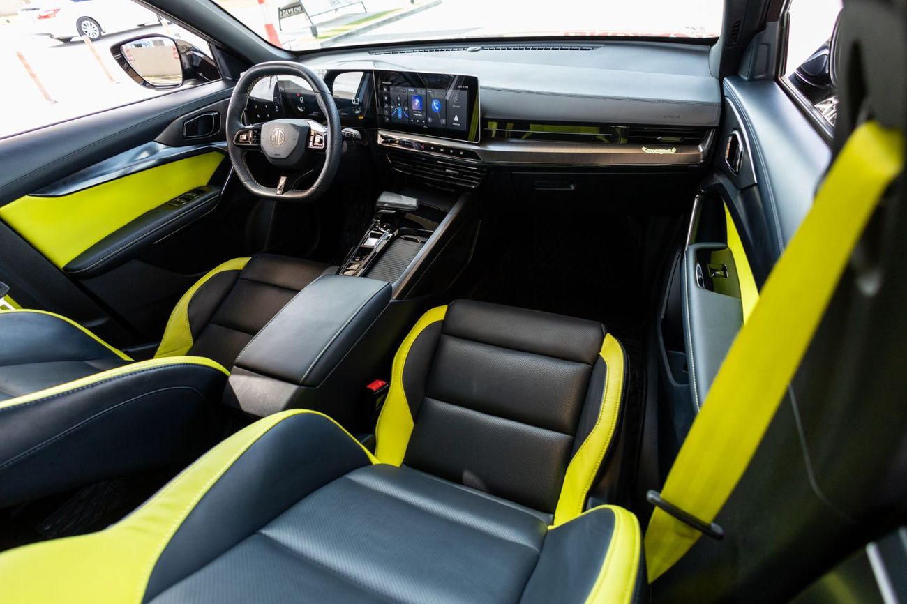 أم جي وان 1.5 LUX