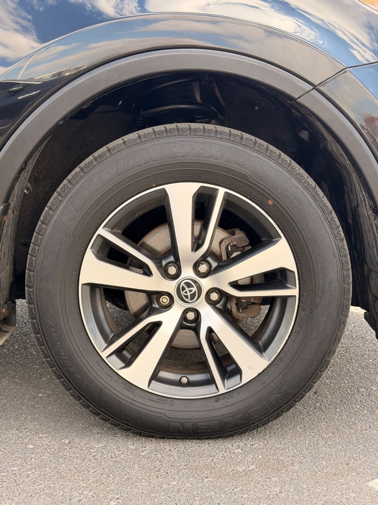 Toyota RAV4 XLE 4X4 Full option Sunroof, automatic trunk