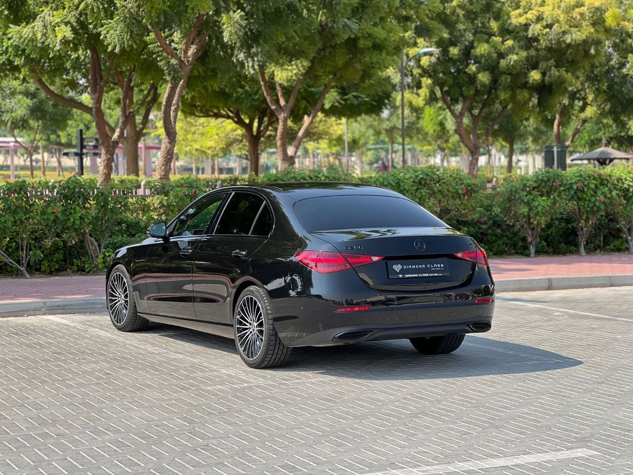 Mercedes-Benz C 200 Premium 2.0L