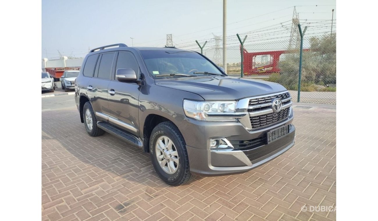 Toyota Land Cruiser VXR- JTMHU09J0C4058044- TOYOTA	LAND CRUISER  2012 -GCC-