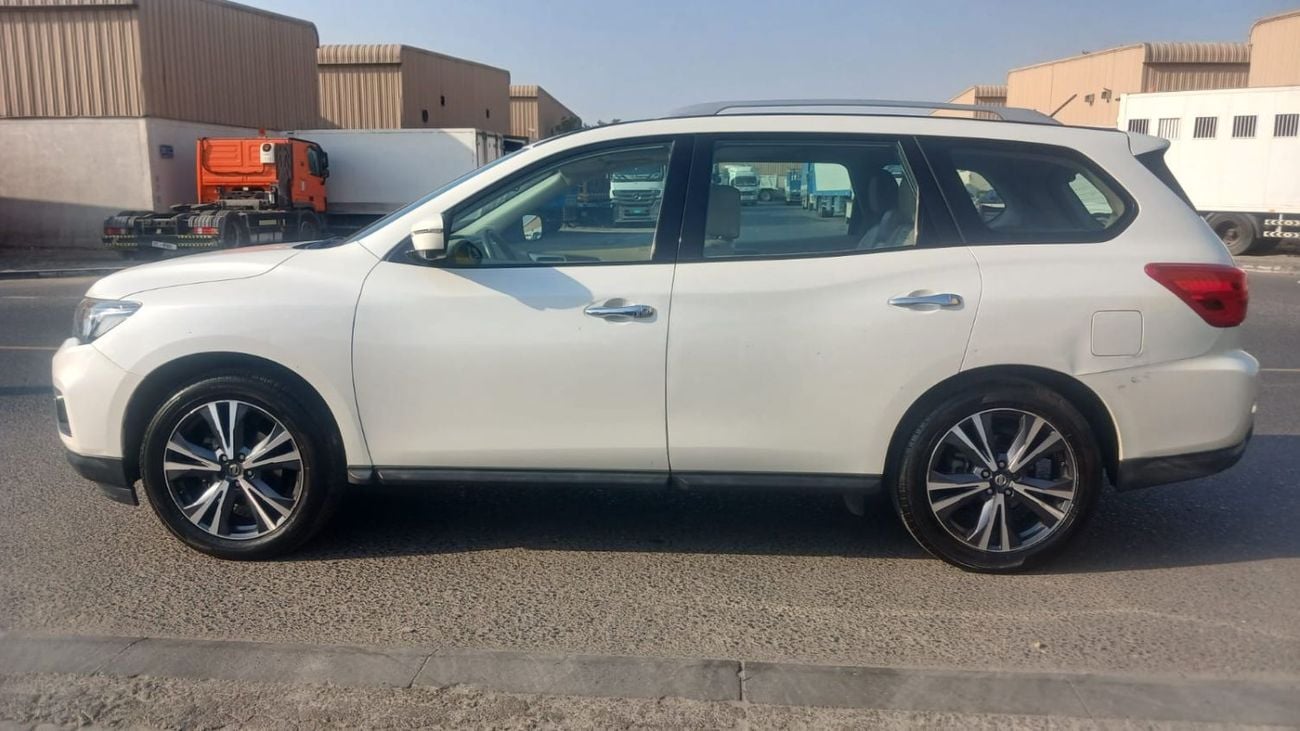 Nissan Pathfinder SL 3.5L (260 HP) 4WD