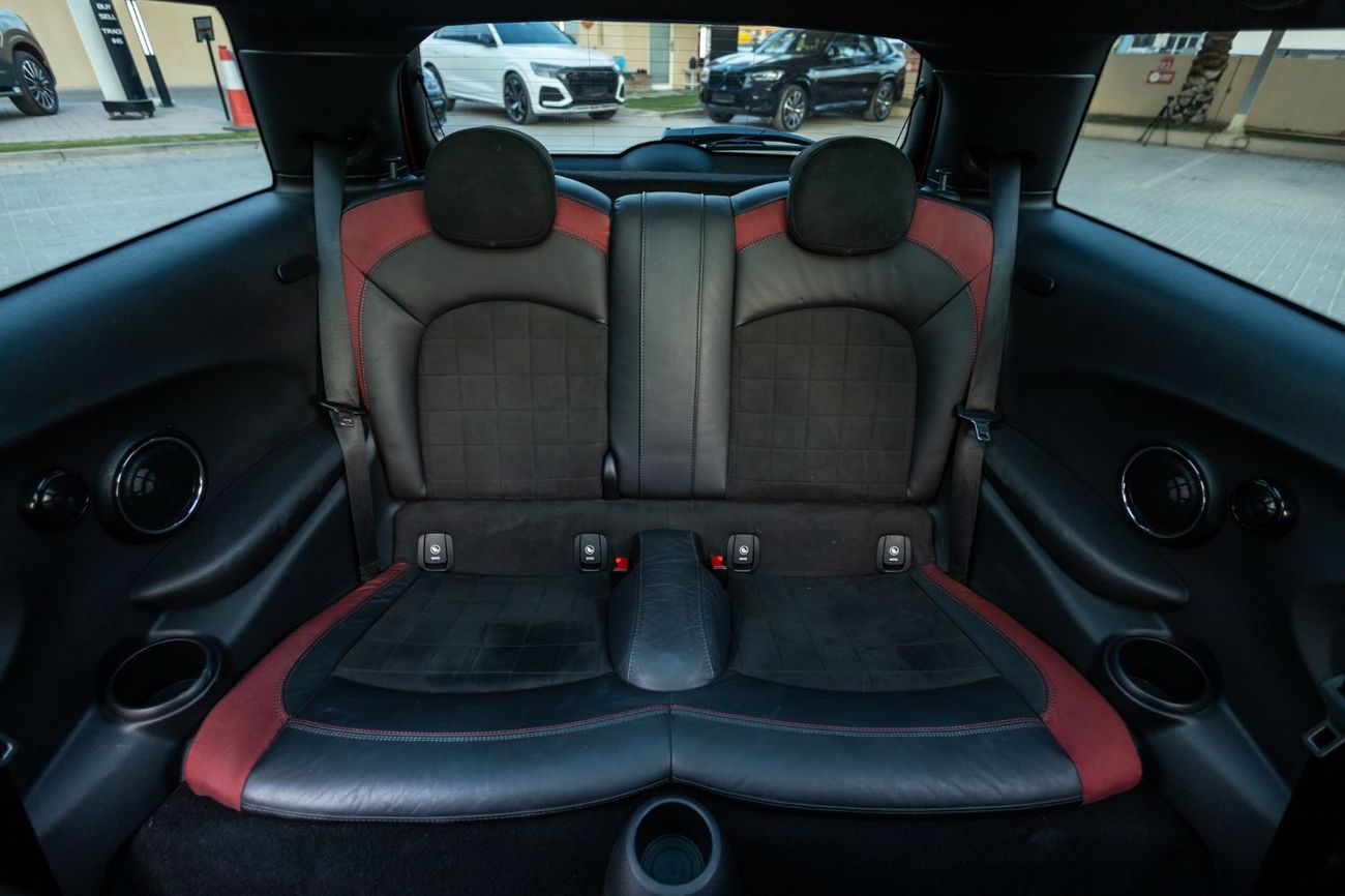 Mini Cooper John Cooper Works 2.0L (231 HP)