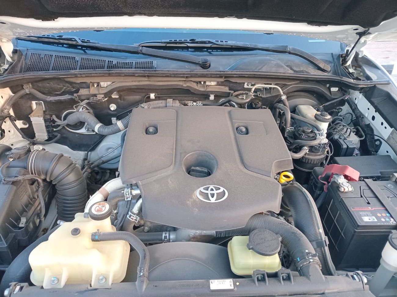 Toyota Hilux DC 4WD 2.4L DIESEL MANUAL TRANSMISSION
