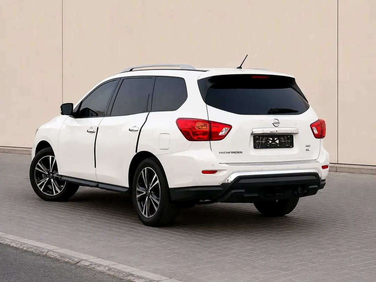 Nissan Pathfinder 873 P.M | SL | GCC Specs | Low Mileage | Family SUV