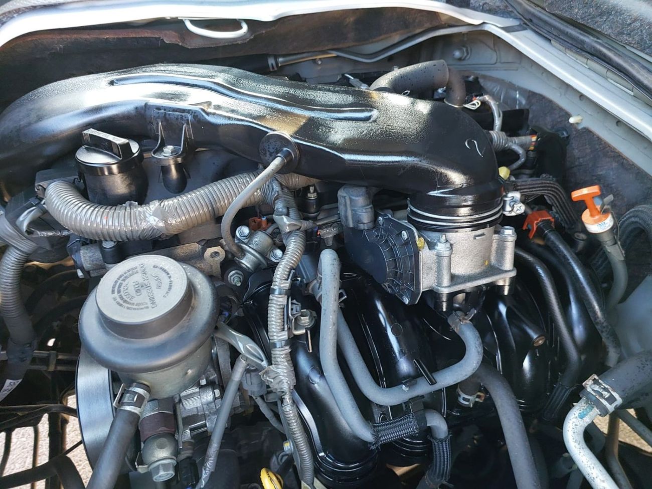 Toyota Hiace TOYOTA HIACE COMMUTER VAN RHD 2013 MODEL 2.7 L PETROL AUTOMATIC(PM32888)