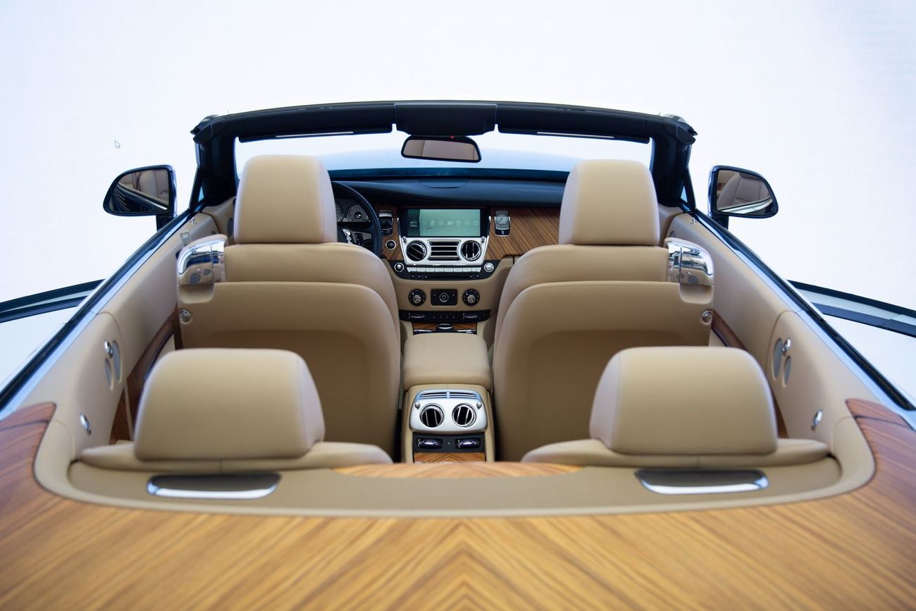 رولز رويس داون Rolls Royce Dawn