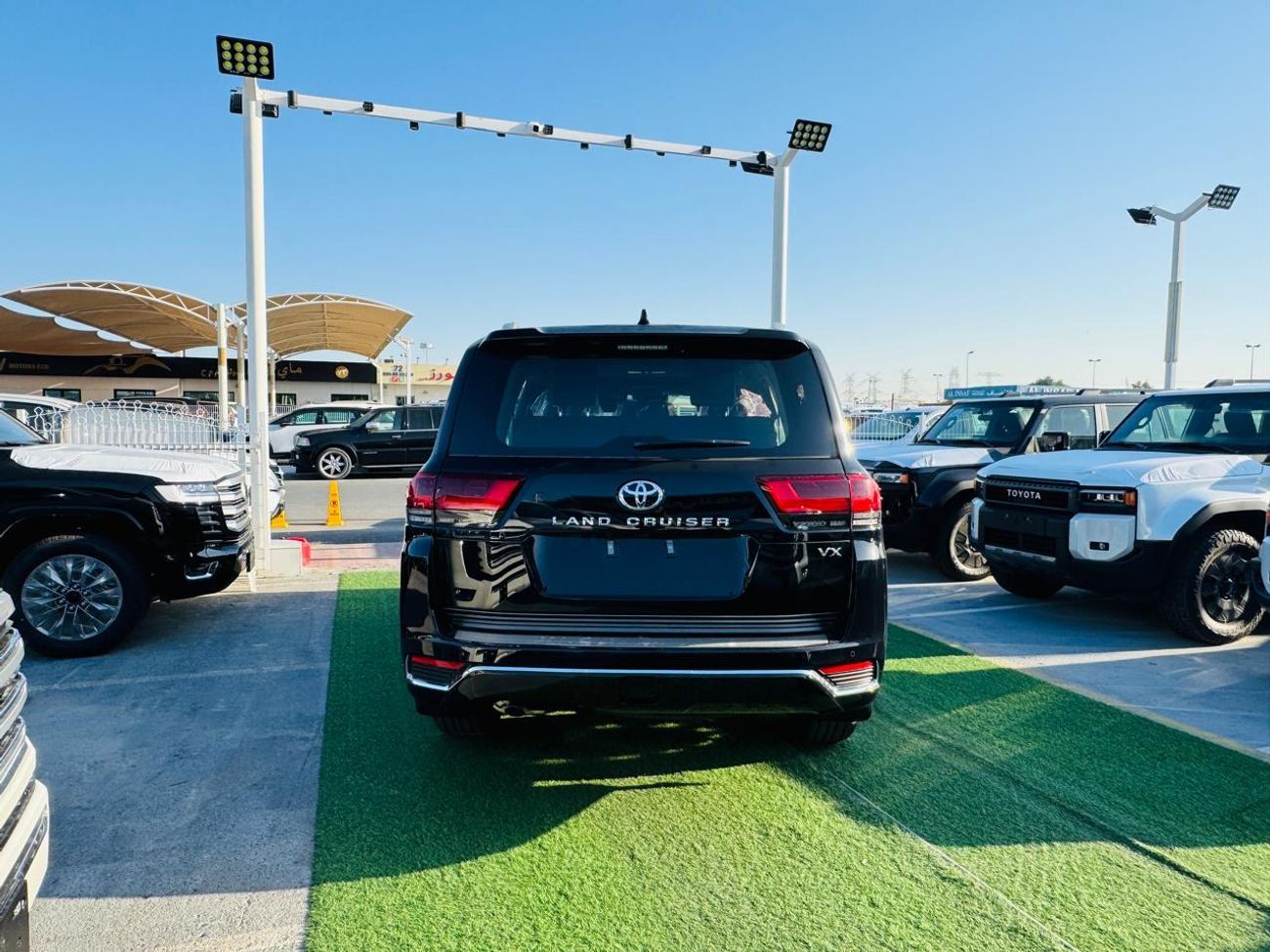 Toyota Land Cruiser TOYOTA LANDCRUISER (300 SERIES) VX 4.0L BLACK 2026