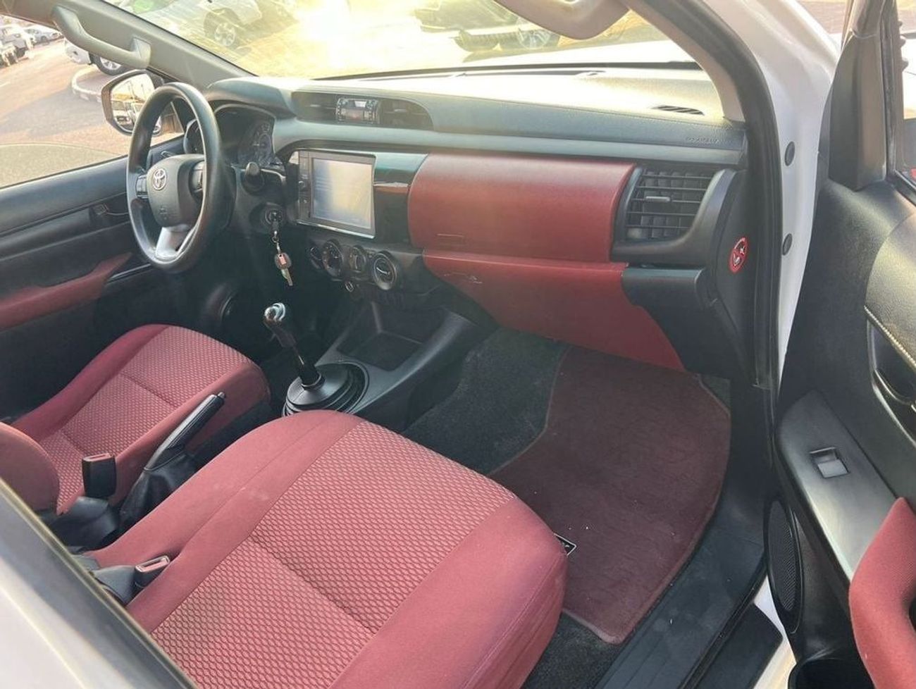 تويوتا هيلوكس 2021 TOYOTA HILUX 2.8L V4 **DIESEL** MANUAL TRANSMISSION  + POWER WINDOW + 4X4  - DOUBLE CABIN - wit