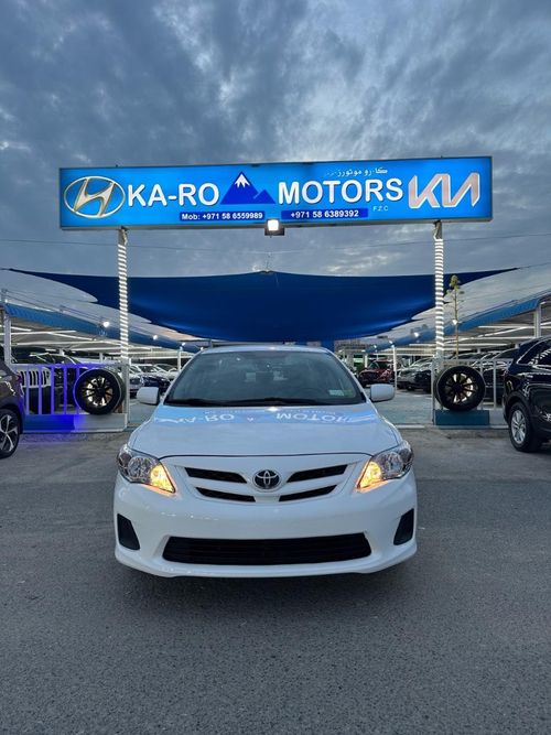 Toyota Corolla This car is in perfect condition, 2013, with an engine capacity of 1.8 and a manual transmission.