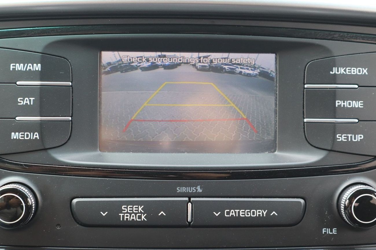 Kia Sorento Base 3.3L FWD CANADIAN SPECS V6