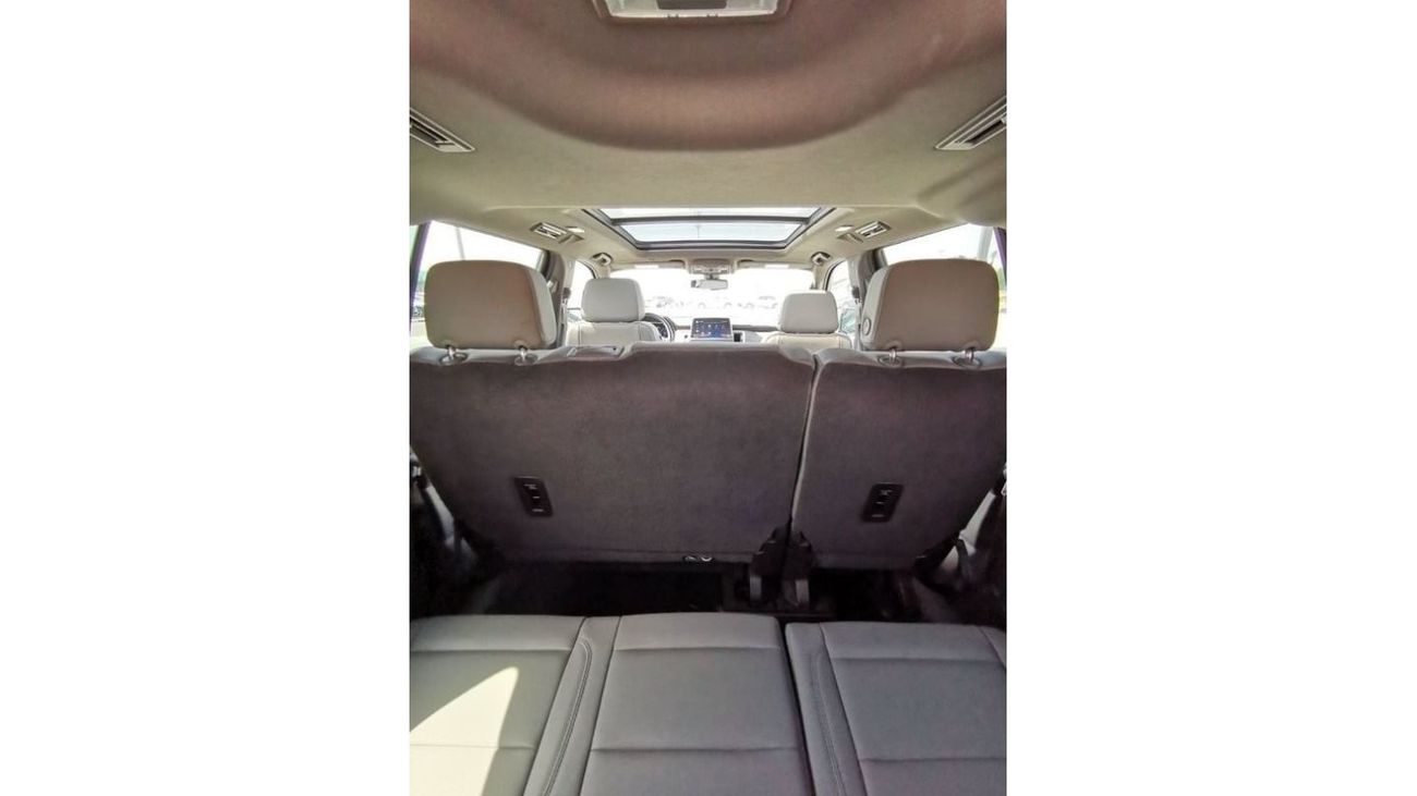 Chevrolet Suburban Chevrolet Z71 Suburban - 2022 - Grey