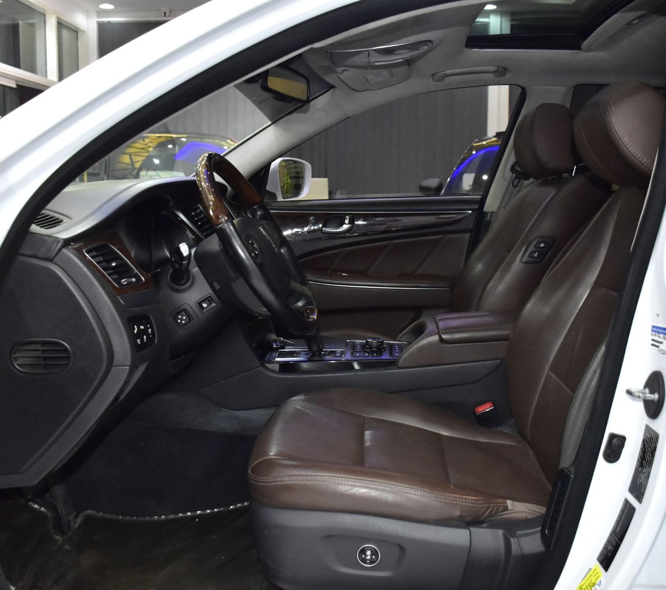 Hyundai Centennial EXCELLENT DEAL for our Hyundai Centennial VS500 ( 2015 Model ) in White Color GCC Specs