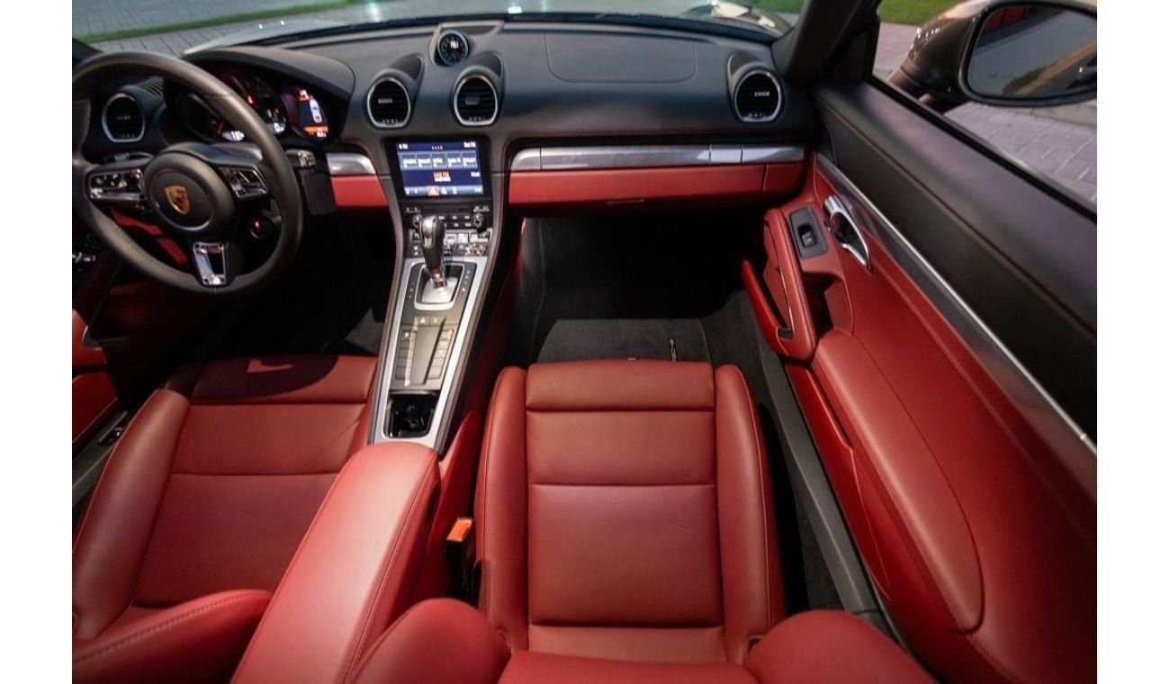 بورش كايمان 718 Porsche 718 Cayman Style Edition 2024 GCC under Agency Warranty with Flexible Down-Payment.