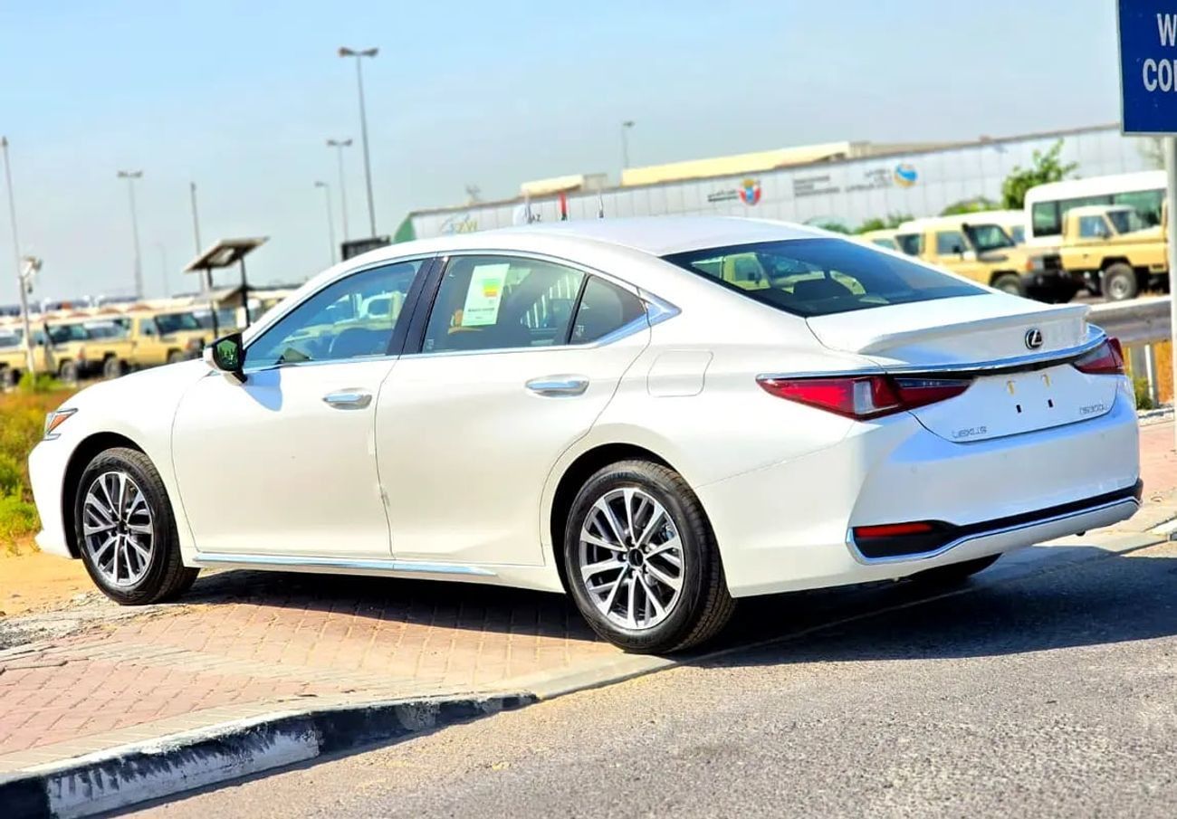 Lexus ES300h Hybrid Lexus ES 300h 2.5L Hybrid 2025 GCC specs