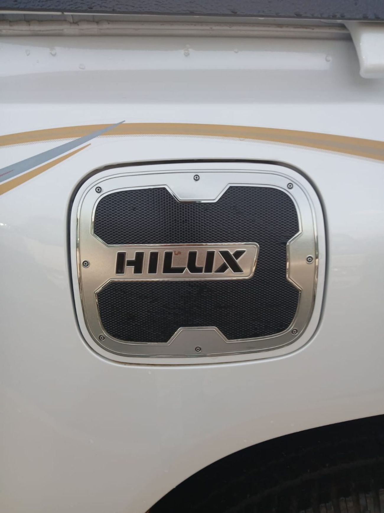 Toyota Hilux GLX 2026 Toyota Hilux 2.8 Diesel - Yemeni Specifications