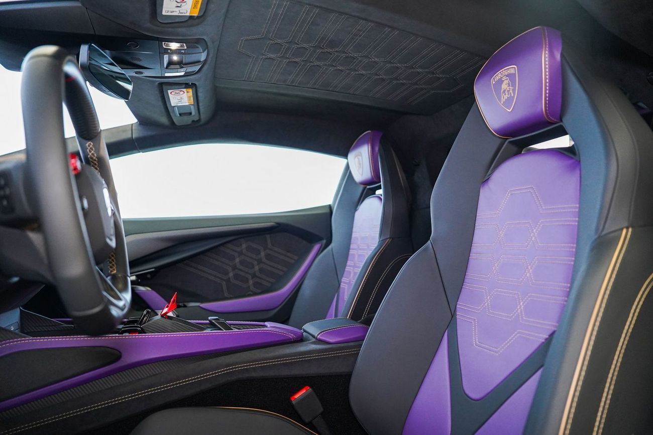 لامبورغيني ريفويلتو 6.5L V12 Hybrid