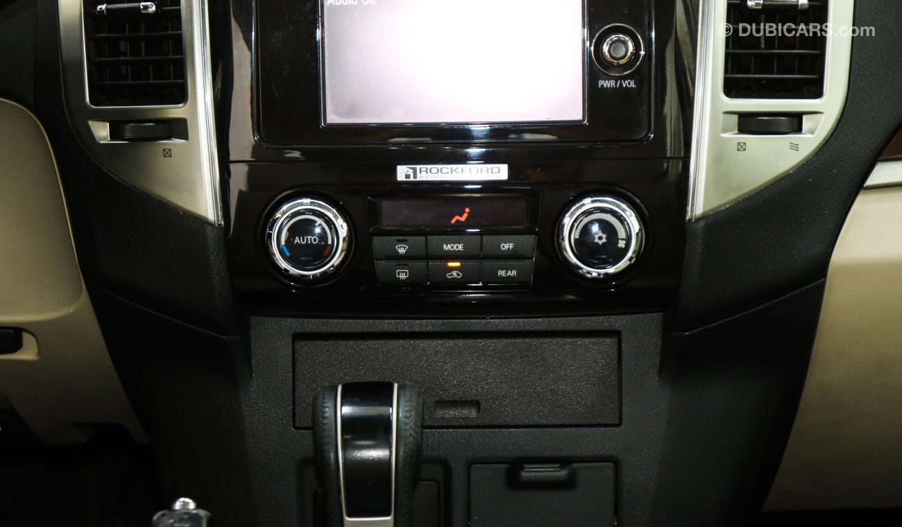 Mitsubishi Pajero pajero platinum full option