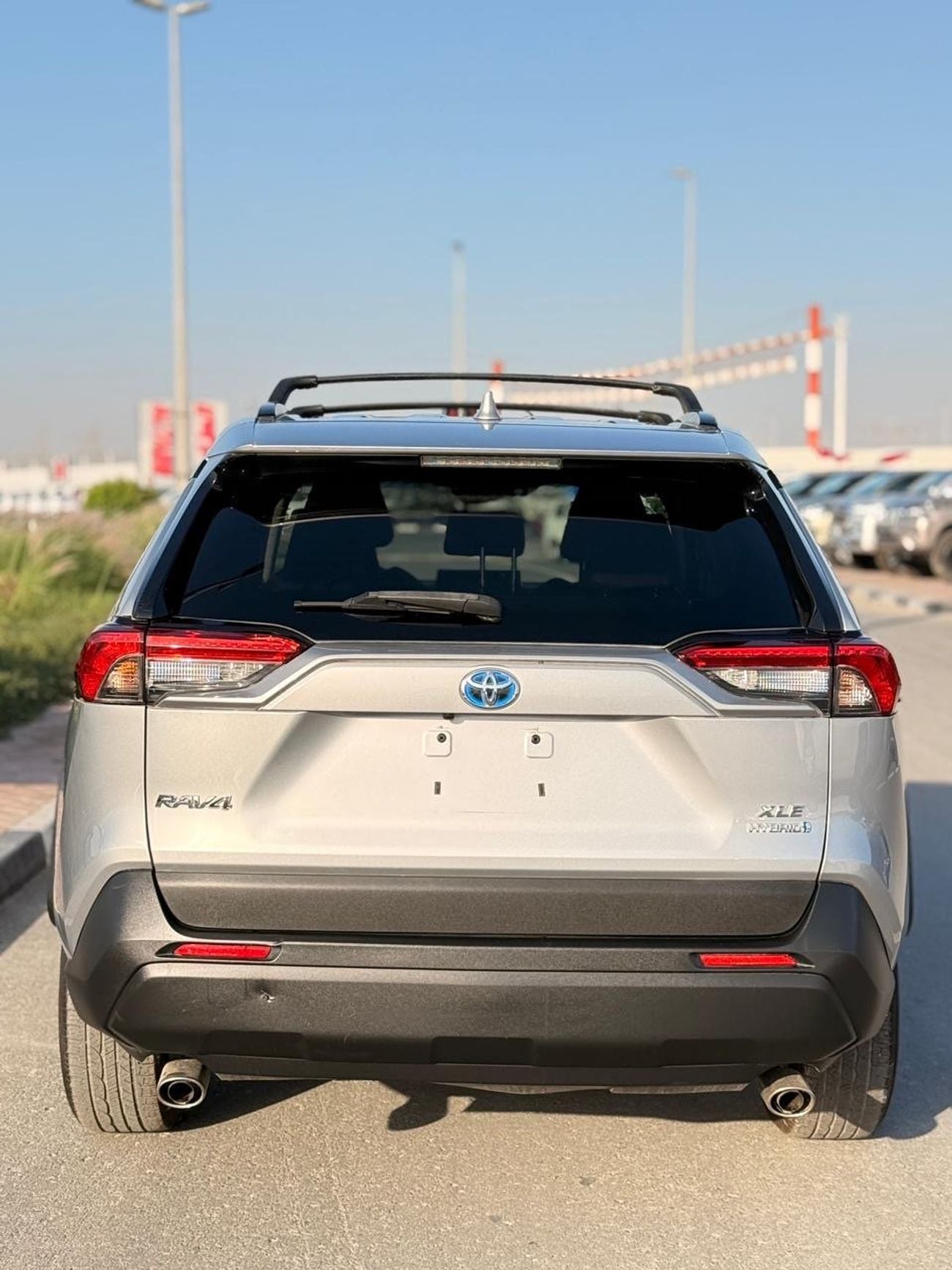 Toyota RAV4 Hybrid XLE 2.5L