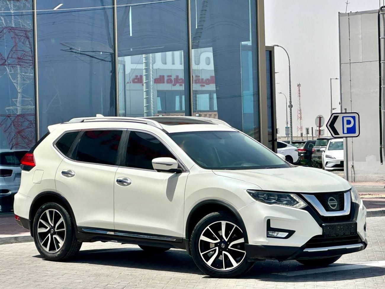 Nissan X Trail SL 955-Monthly l GCC l Panoramic, Leather, Cruise l Accident Free