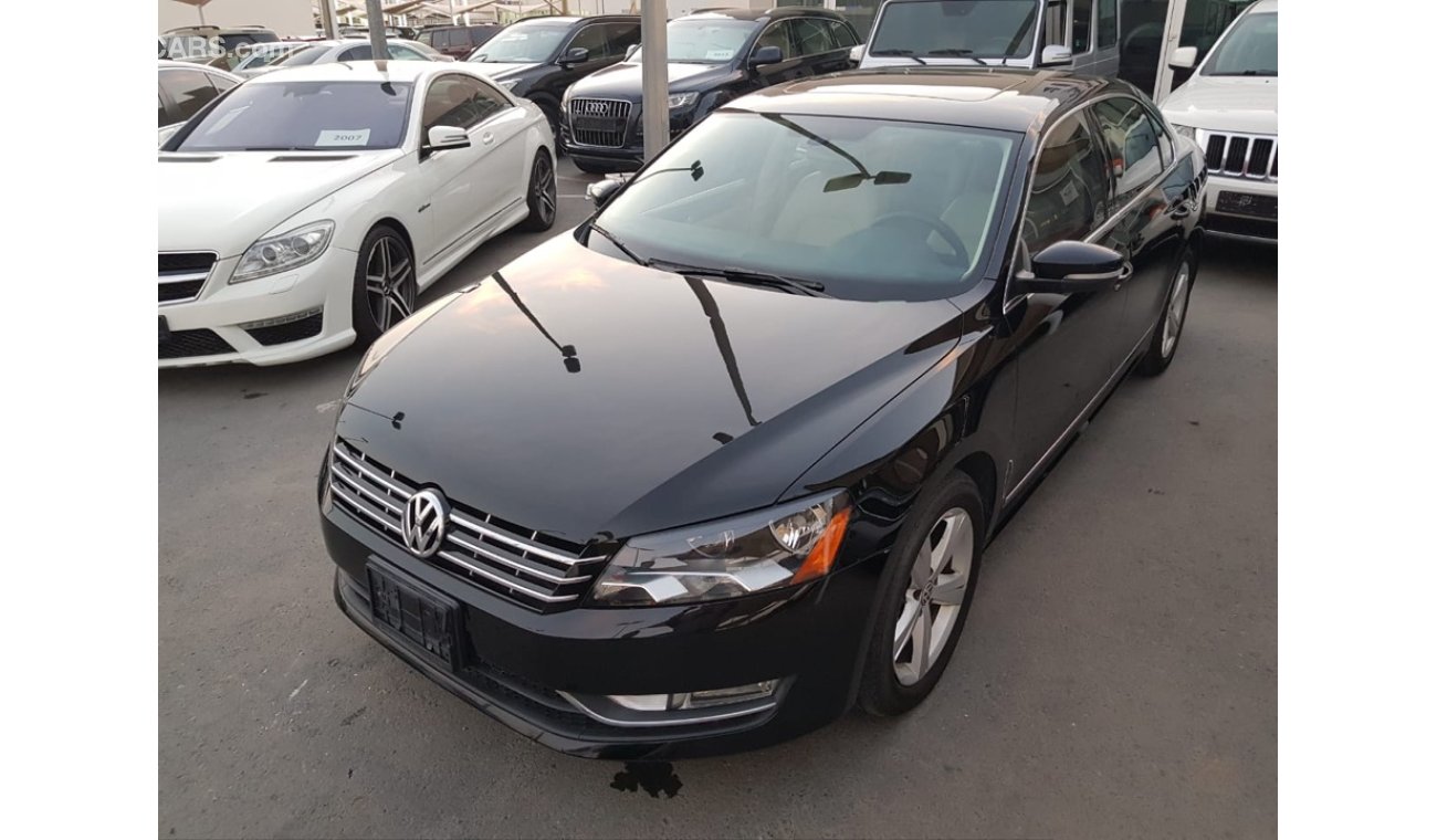 Volkswagen Passat 2015 GCC car prefect condition full service full option low mileage one owner