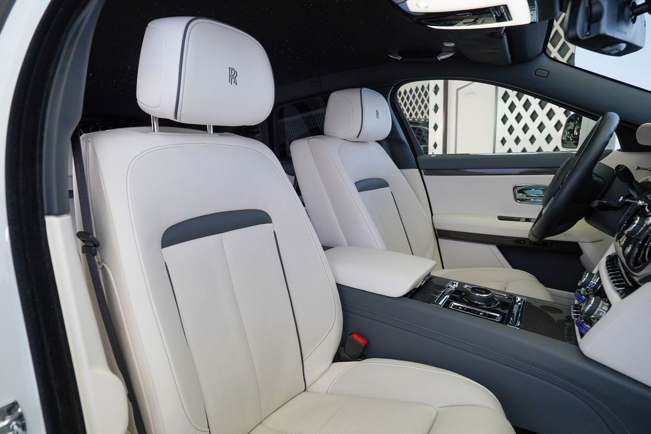 Rolls-Royce Ghost 6.75T Short Wheelbase BLACK BADGE