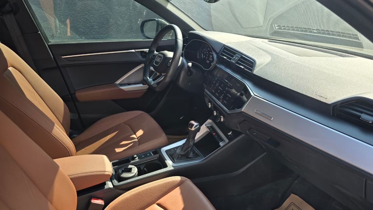 أودي Q3 40 TFSI quattro S Line 2.0L SUV Coupe