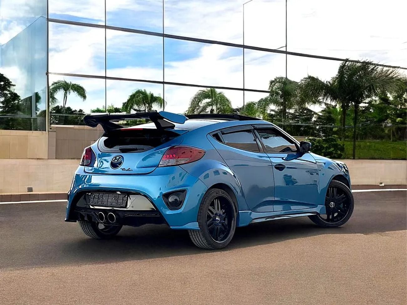 Hyundai Veloster 755 P.M | Turbo GCC Specs - Sporty Hatchback!