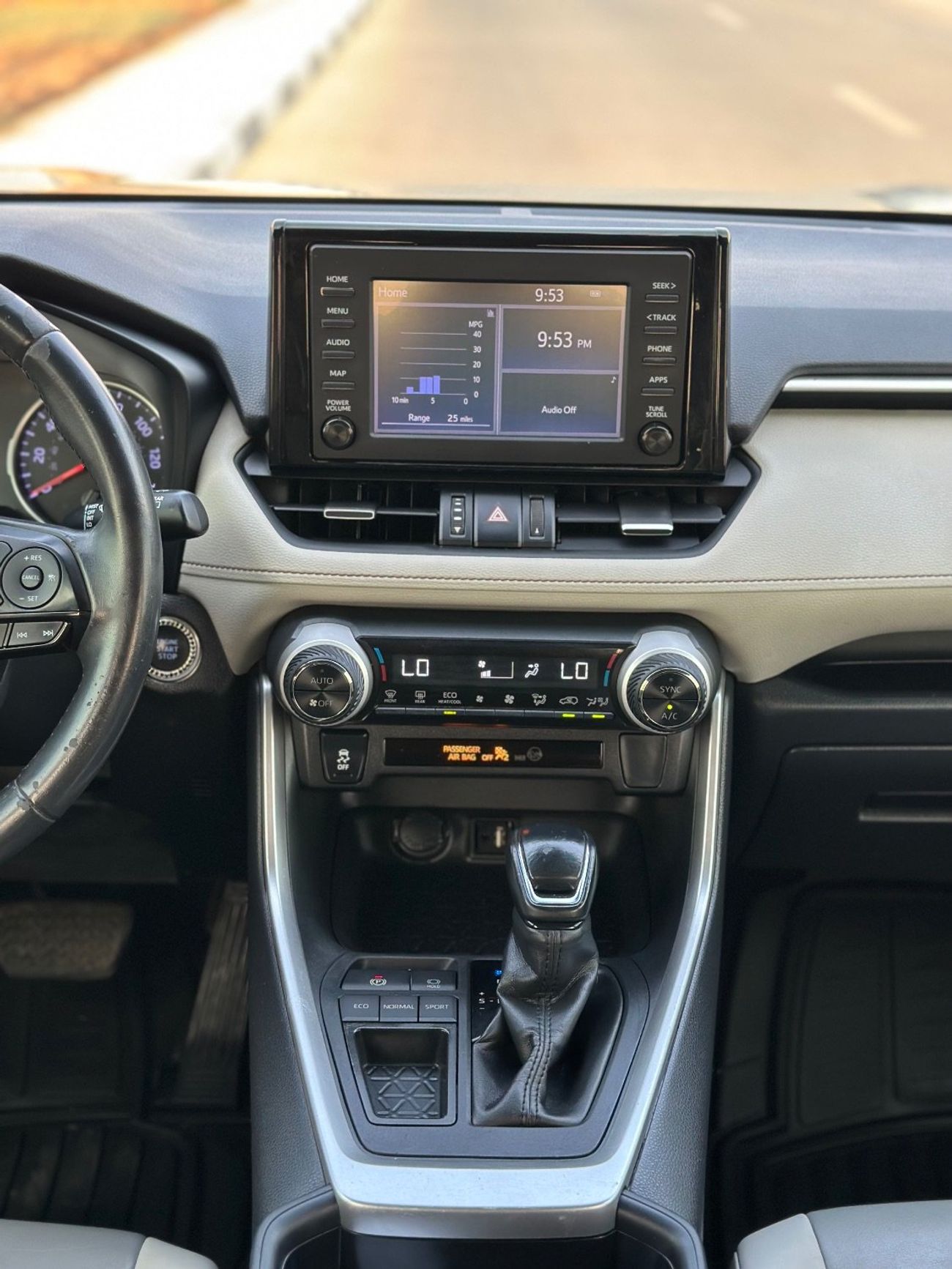 Toyota RAV4 XLE premium 2.5L Full option