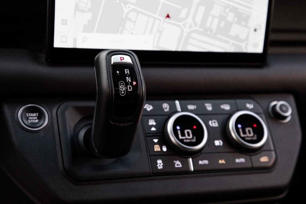 Land Rover Defender P525 V8 | 8,029 P.M  | 0% Downpayment | Agency Warranty!