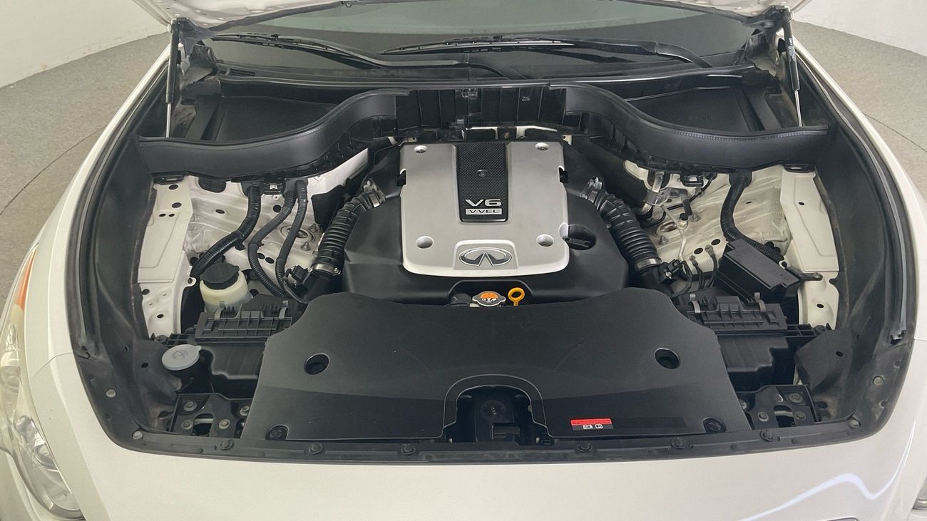 إنفينيتي QX70 3.7 V6 VVEL 4WD AUTO LUXURY | شامل الضمان | 0 ﺪﻔﻋﺓ ﺃﻮﻟﻯ
