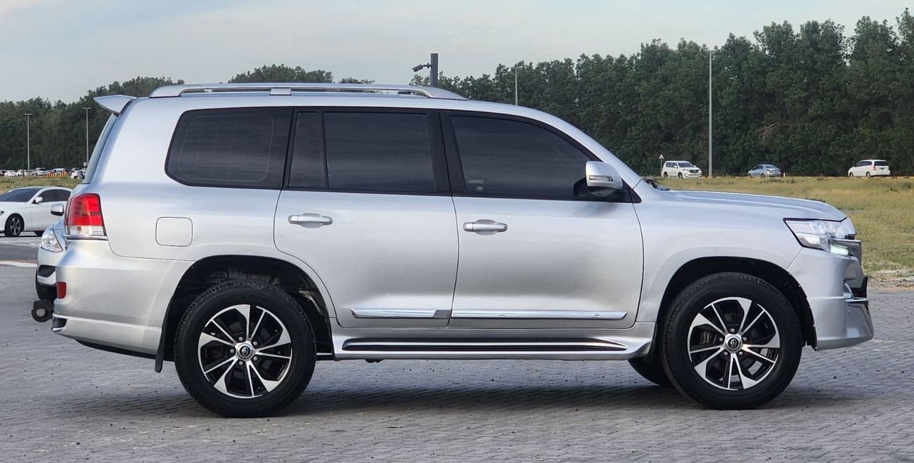 تويوتا لاند كروزر GX.R V6