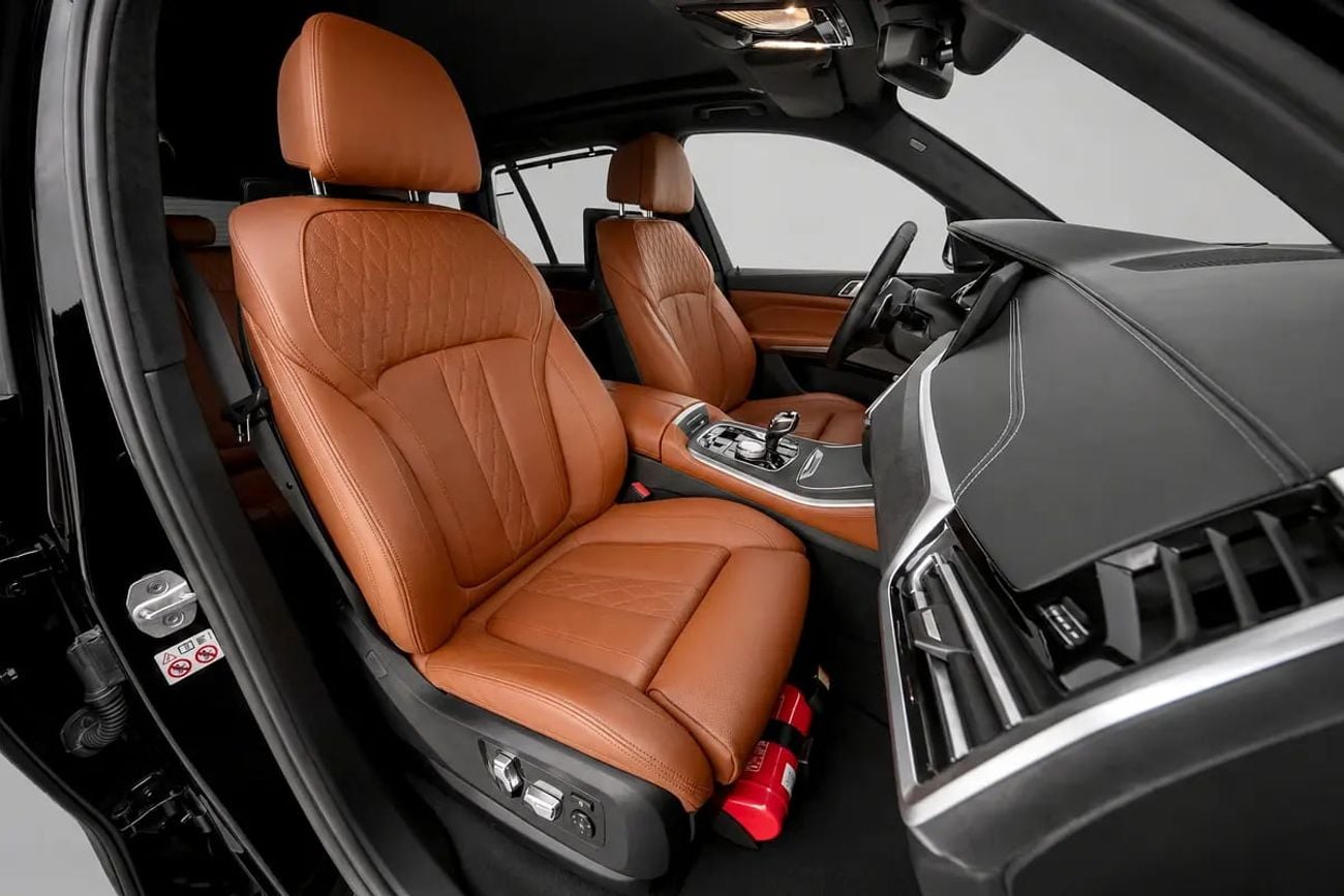 بي أم دبليو X5 M50i EXCLUSIVE M50i GCC - No Accident - FSH - Under warranty