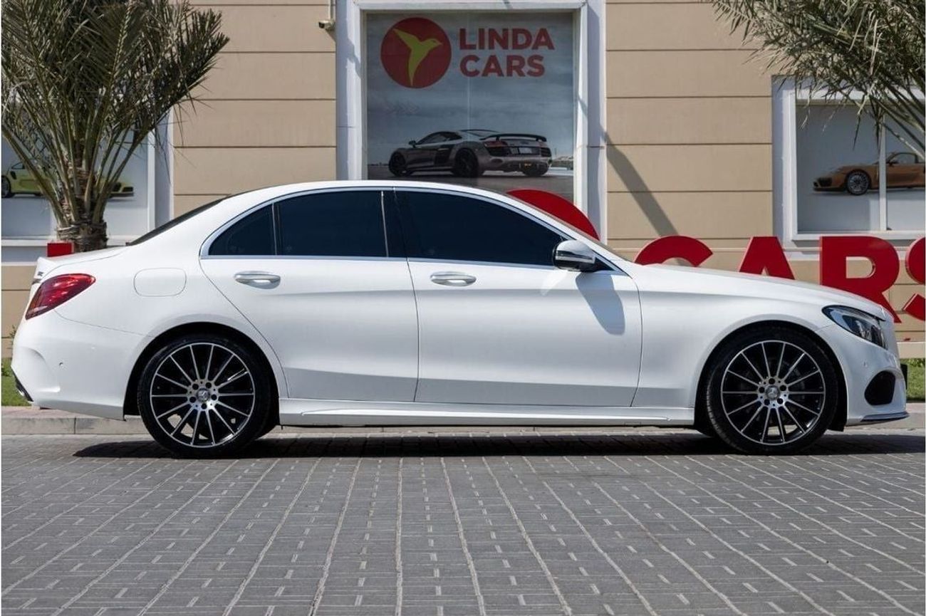 Mercedes-Benz C 200 Mercedes-Benz C200 AMG Pack 2017 GCC under Warranty with Flexible Down-Payment.