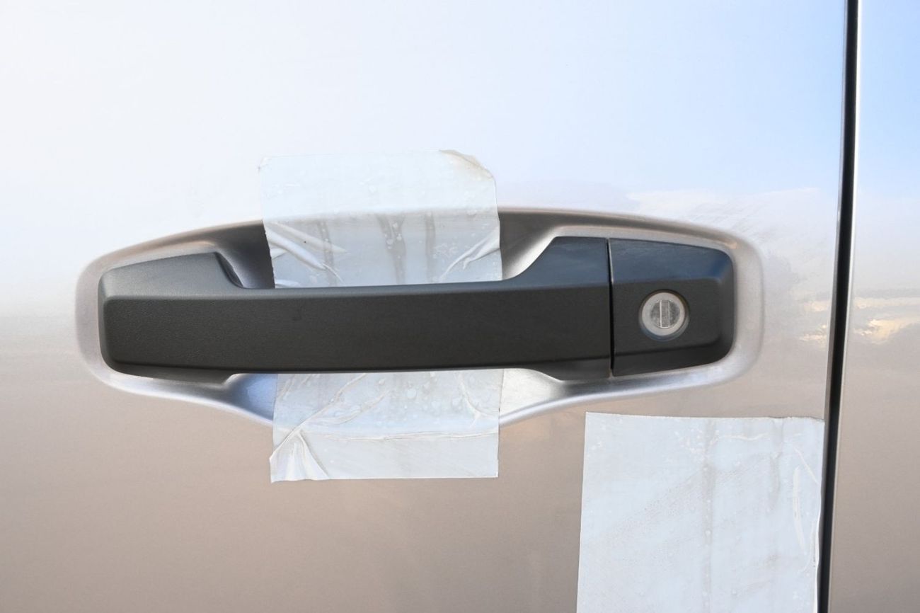 Mitsubishi L200 2025 Mitsubishi L200 GL 2.4L 4WD DC MT Petrol (Silver)