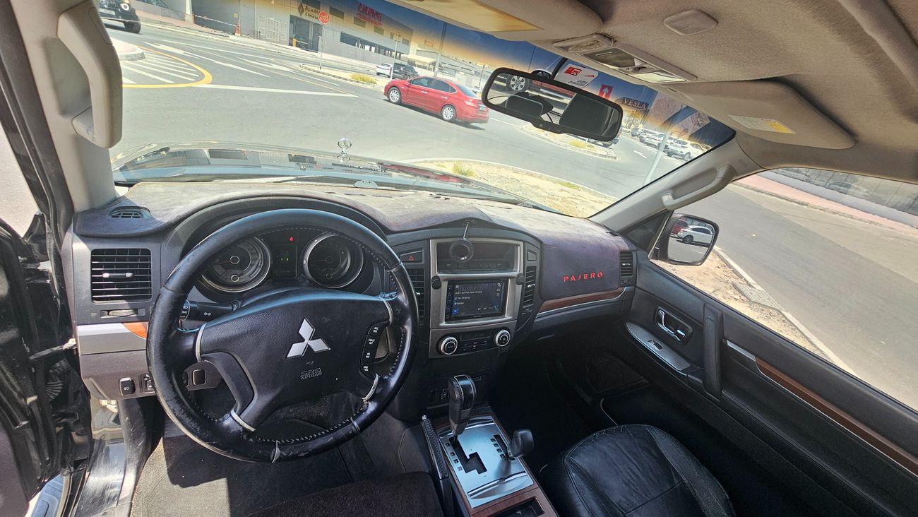 Mitsubishi Pajero GLS Highline 3.8L (241 HP)