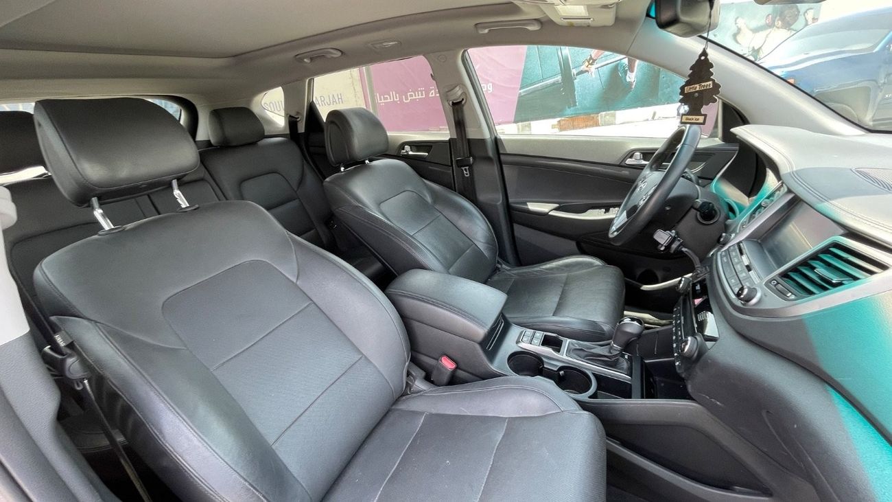 Hyundai Tucson Basic Panorama 1.6L FuLL,