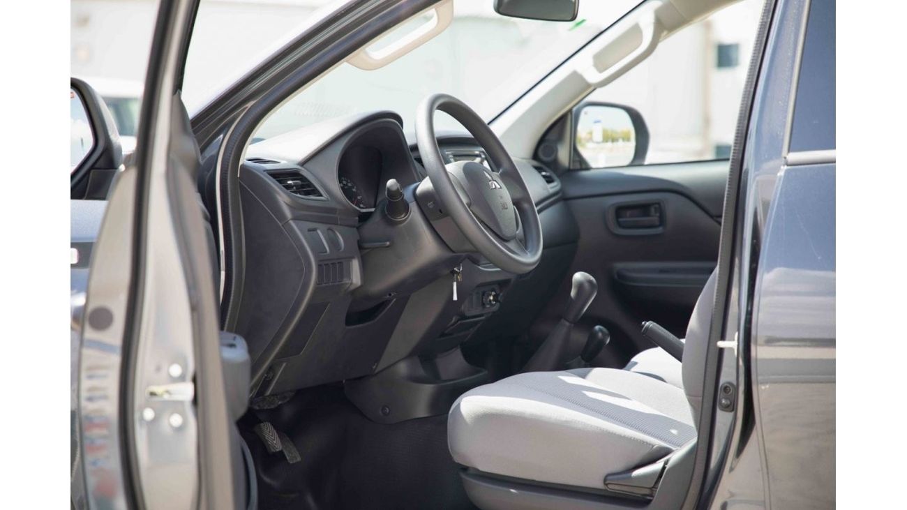 Mitsubishi L200 2023 Mitsubishi L200 2.5 GL - Grey Graphite Metallic	inside Grey Dark