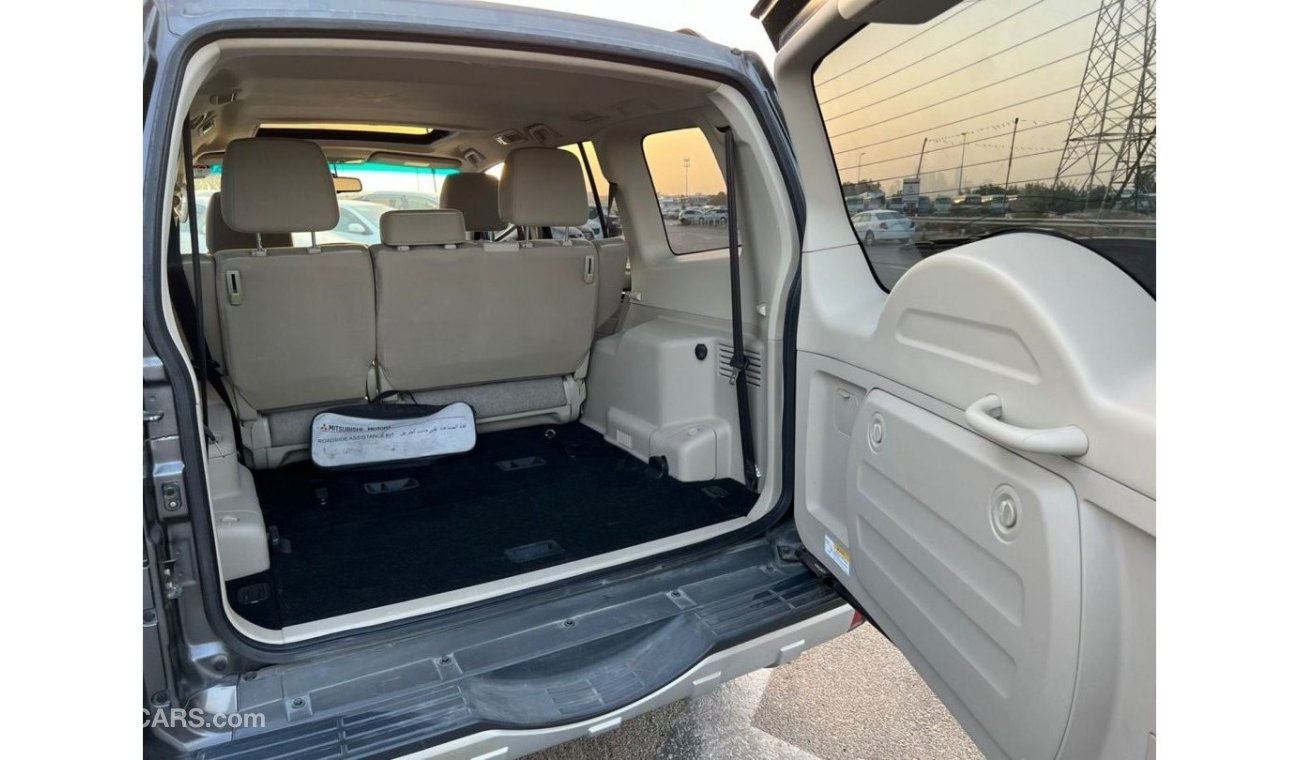 Mitsubishi Pajero 2019 Mitsubishi Pajero GLS 4x4 Sunroof - 100% No Accident