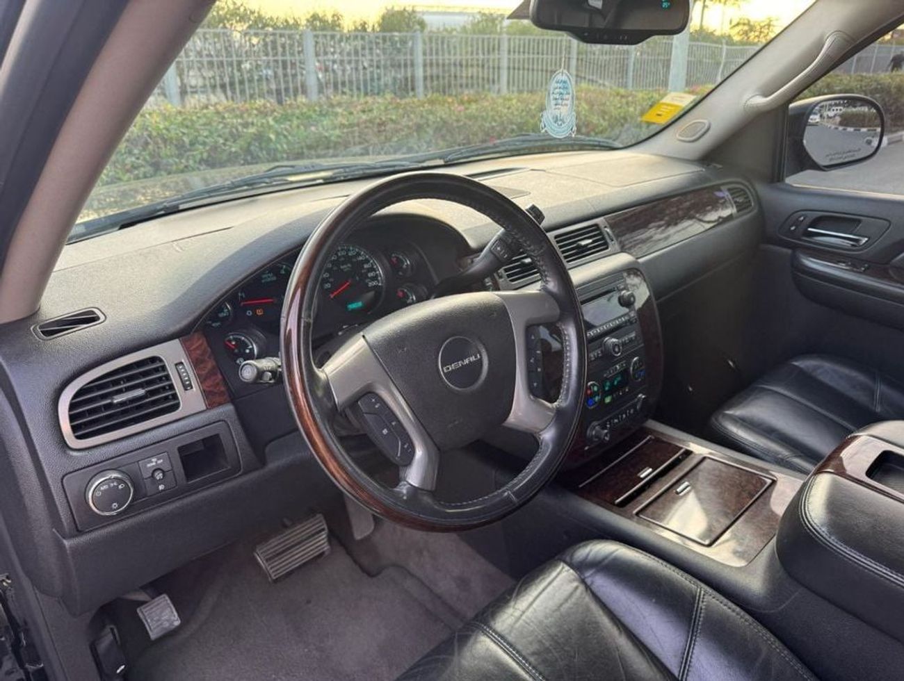 GMC Yukon GCC SPEC NEAT AND CLEAN