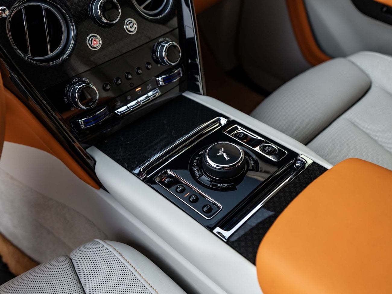 رولز رويس كولينان Rolls-Royce Cullinan Black Badge 2023
