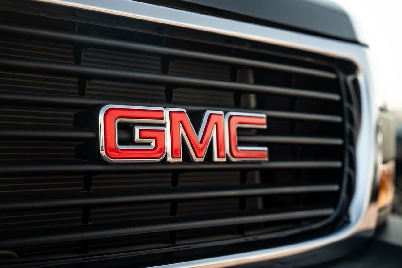 GMC Savana 3500 Cargo Extended Wheelbase 2023 GCC 6.6L V8 0Kms