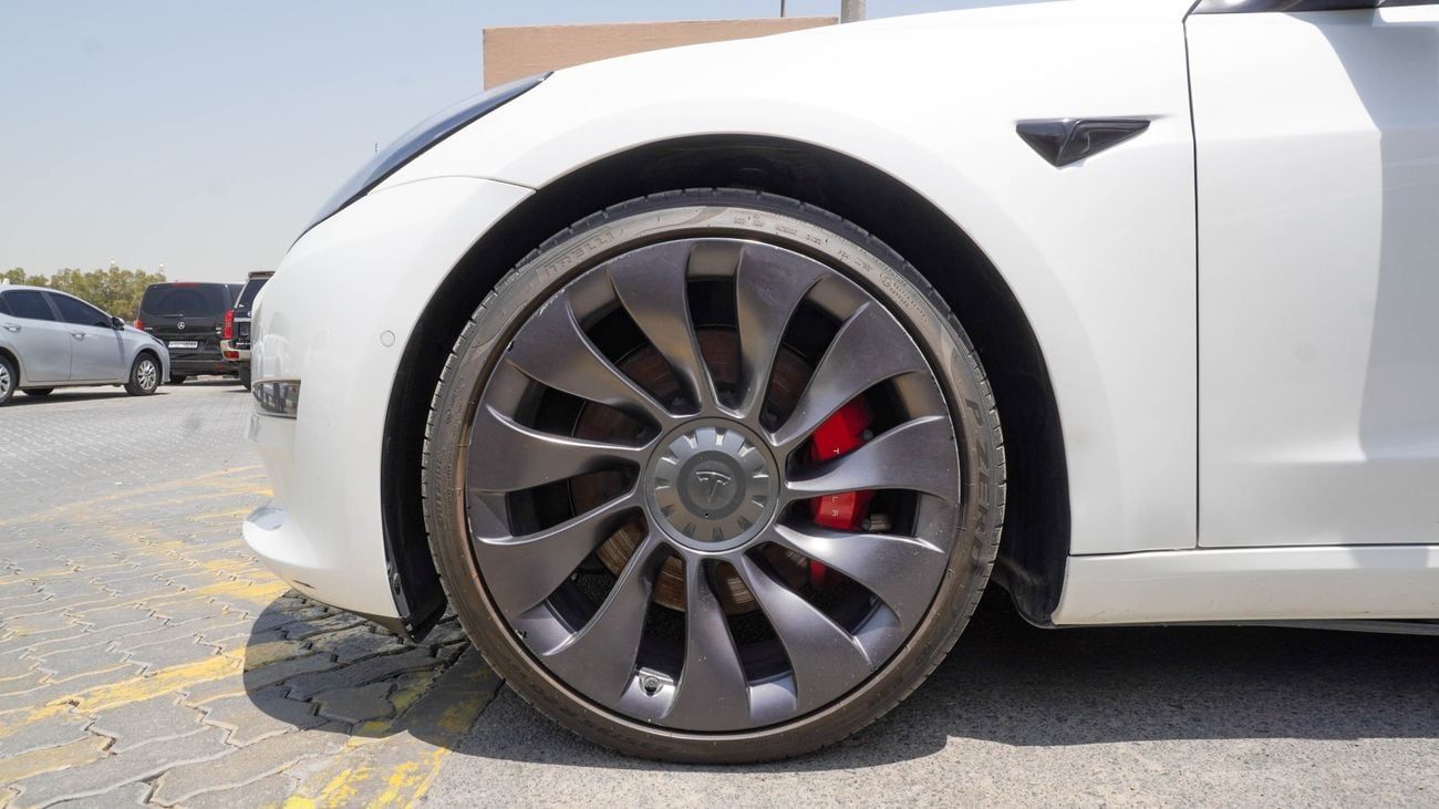 تسلا موديل 3