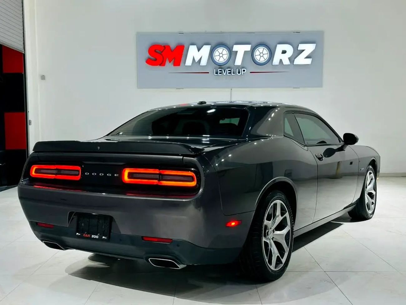 Dodge Challenger R/T Plus 5.7L (372 HP) V8 R/T HEMI 5.7 LITRE GCC SPECS FULL OPTION