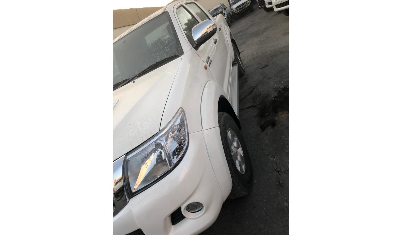 Toyota Hilux DIESEL 3.0L 4X4 RIGHT HAND DRIVE