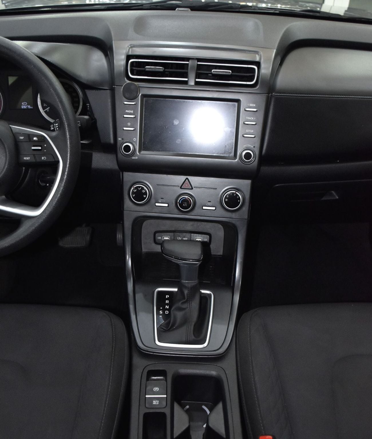 Hyundai Creta SMART EXCELLENT DEAL for our Hyundai Creta ( 2024 Model ) in Silver Color GCC Specs