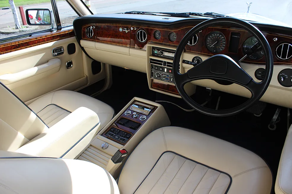 Rolls-Royce Silver Spur interior - Cockpit