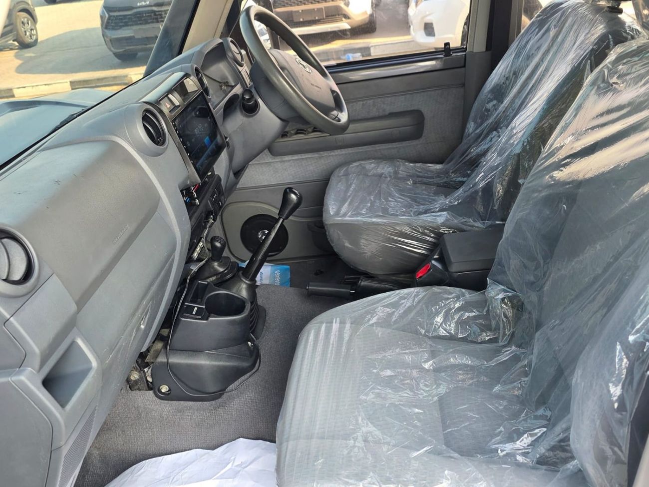 Toyota Land Cruiser Pick Up diesel 4.5 liter ,right hand ,drive 2017 model ,shape 2024 ,only for export available