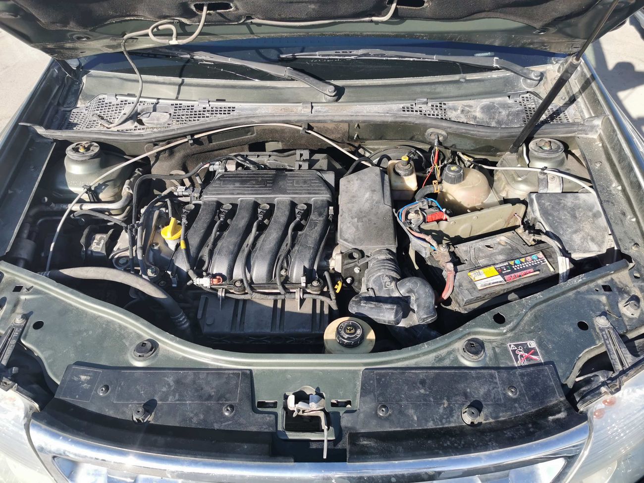 Renault Duster 2.0L, 16" Tyre, Roof Rail, Front Door Speakers, MP3, CD-Player, Bluetooth, LOT-3289