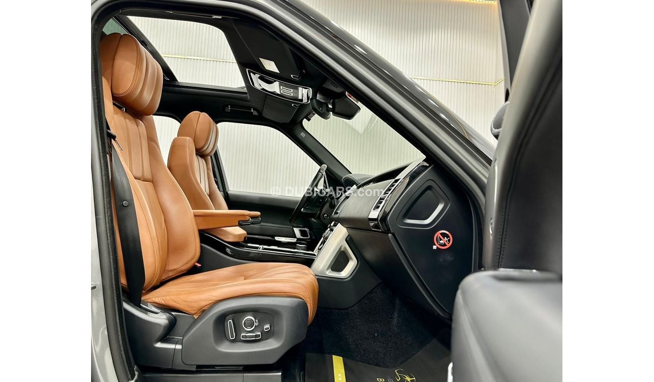 Land Rover Range Rover 2017 Range Rover Vogue SE Supercharged V8, Warranty, Full Range Rover Service History, GCC